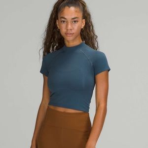 Lululemon Swiftly Cropped Mock Neck T-Shirt in Iron Blue / River Blue